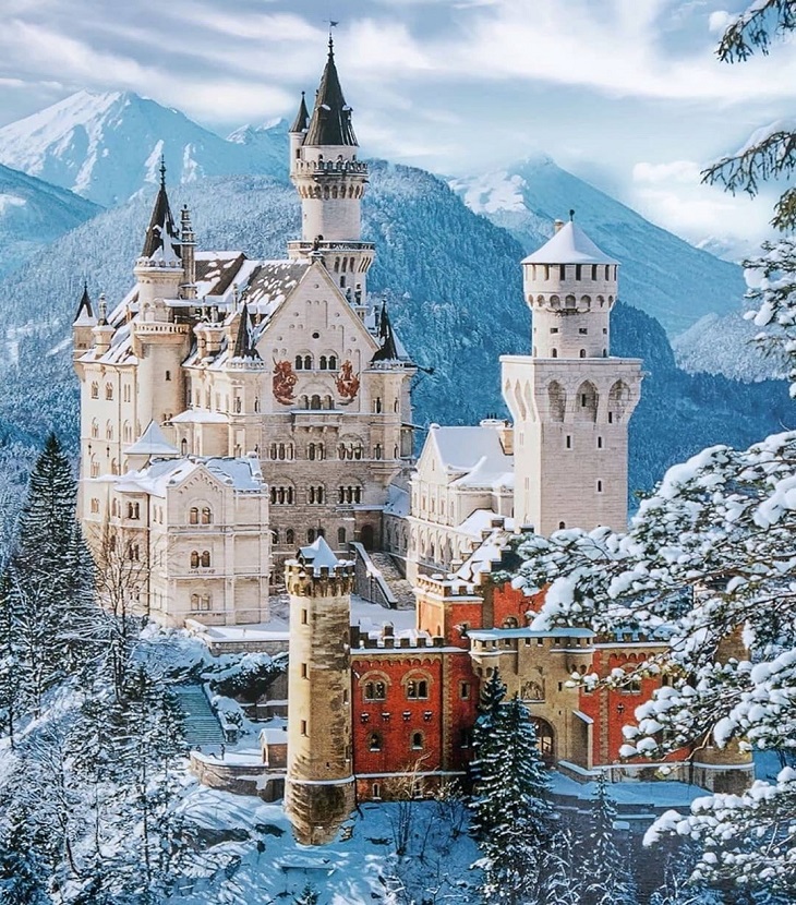 Tốp 7 lâu đài đẹp nhất châu Âu nhất định phải ghé thăm